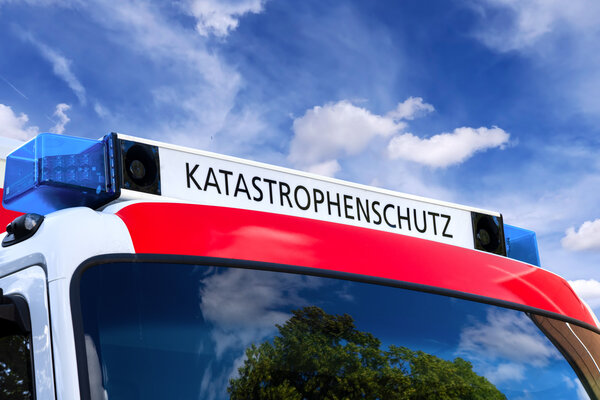 Bild vergr&ouml;&szlig;ern: Schriftzug "Katastrophenschutz" auf Fahrzeug