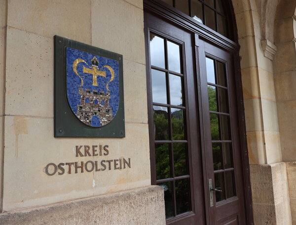 Bild vergr&ouml;&szlig;ern: Haupteingang Kreishaus